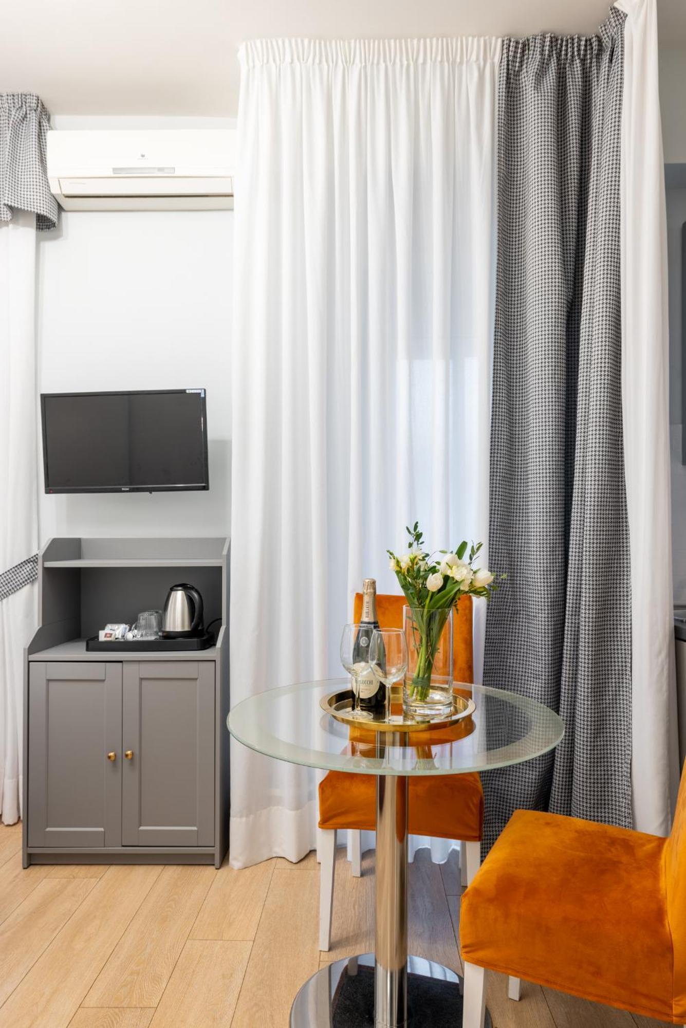 Domus Bella Roma Hotel ภายนอก รูปภาพ